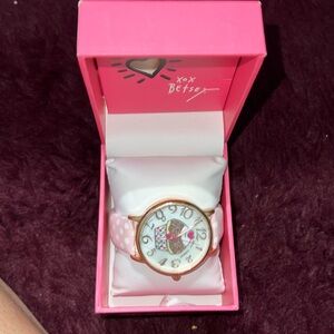 Betsy Johnson cupcake watch